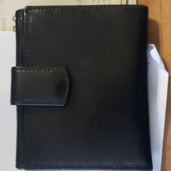 Salvatore Ferragamo Black Leather Wallet. Small continental size - Picture 2 of 9